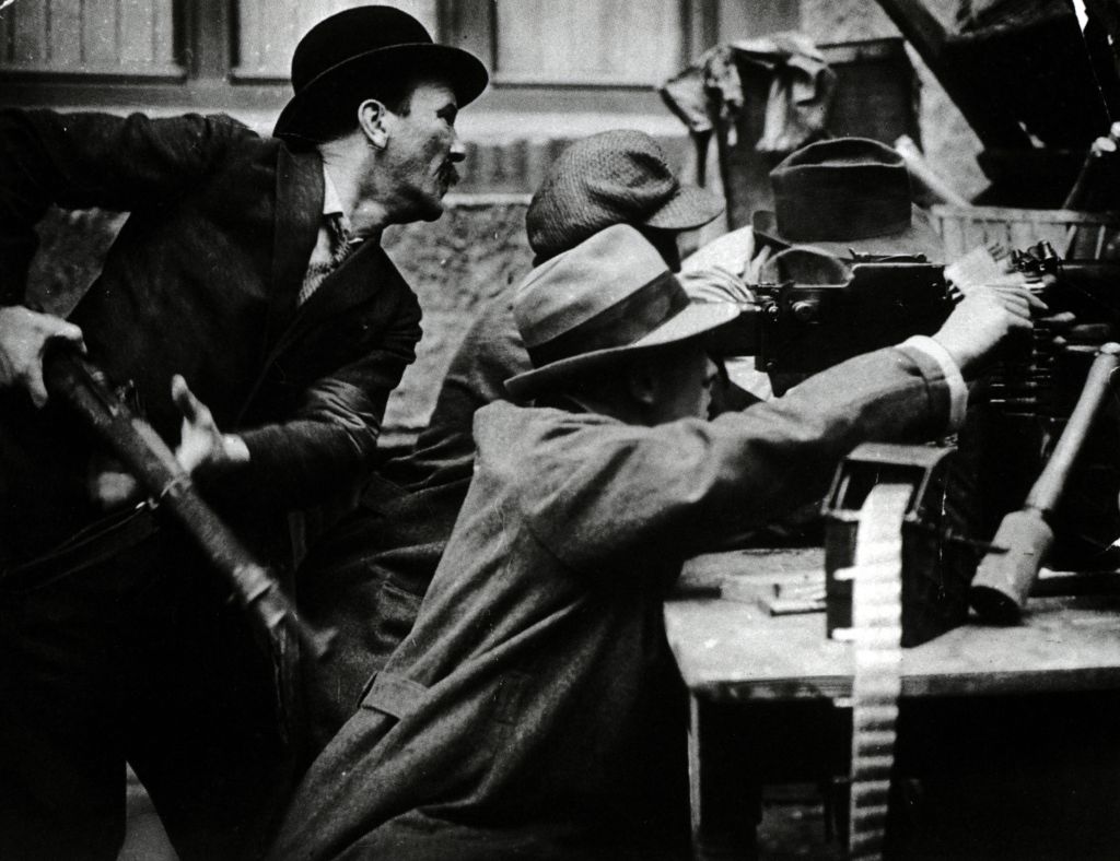 German revolutionaries in 1919 street fighting