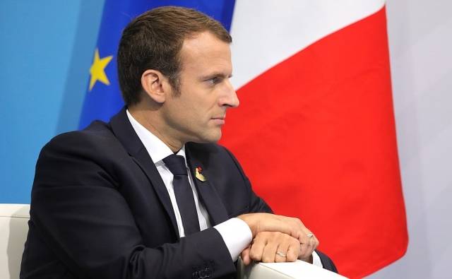 The bourgeois pinned their hopes on centre candidate Emmanuel Macron Image Kremlin ru
