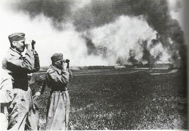 tyske soldater observerer fremmarch på østfronten