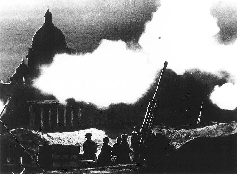 800px-Anti aircraft Leningrad 1941