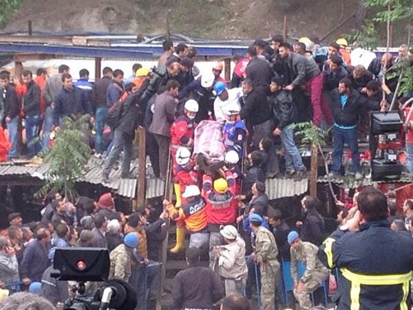 rescue-workers-bodies