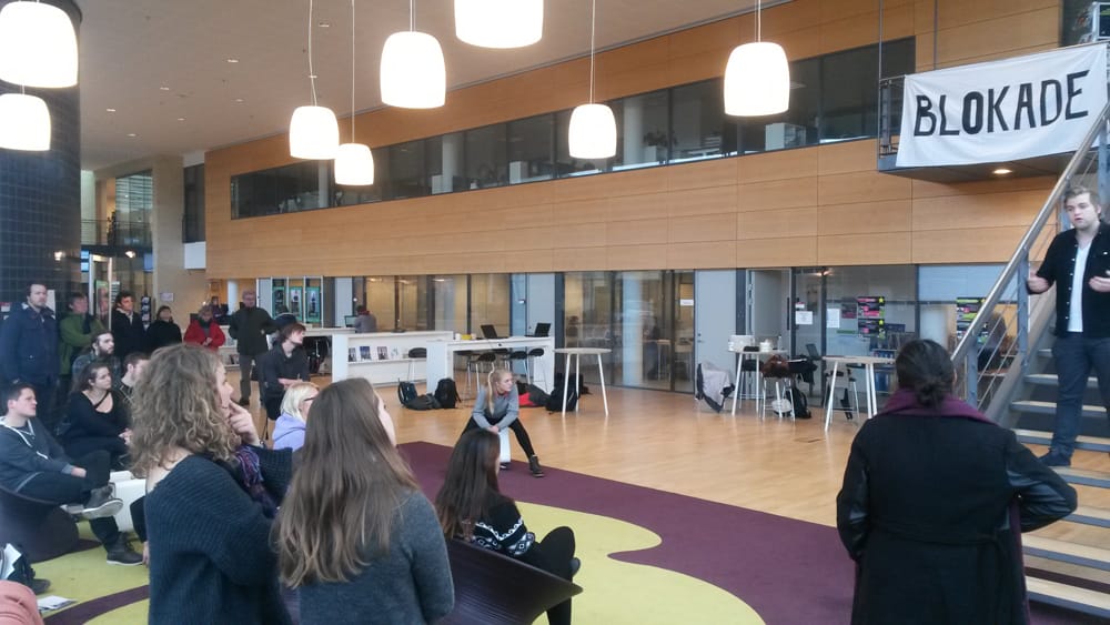 Jakob Ruggård taler small