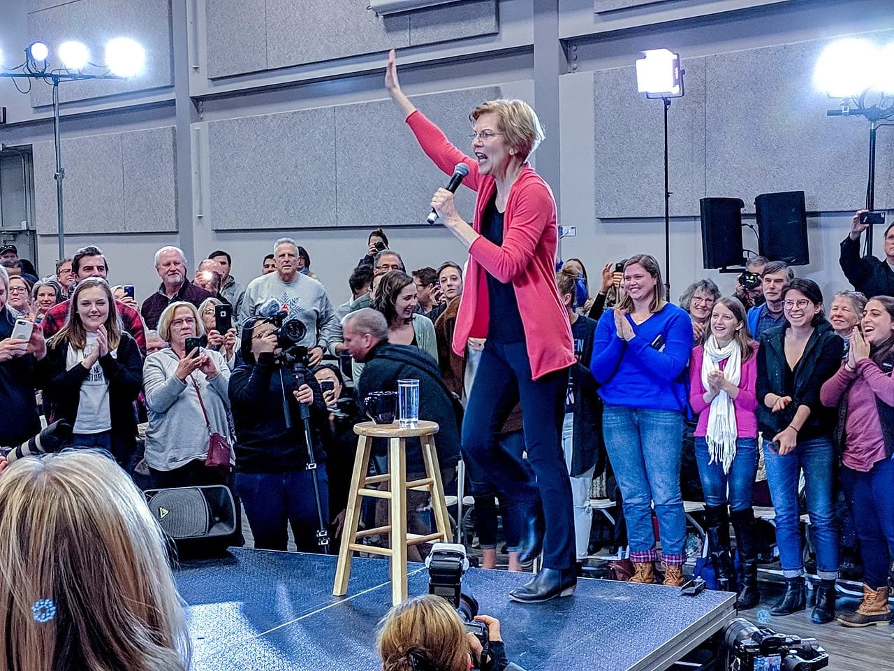 1280px Elizabeth Warren in NH 45805266795