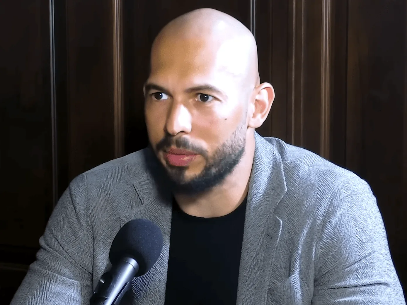 Andrew Tate og kvindehad: et symptom på et sygt system