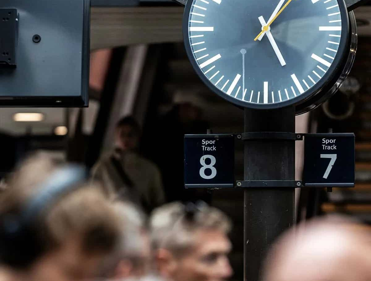 Arbejderklassen danmark offentlig transport tog station infrastruktur klassekamp rkp