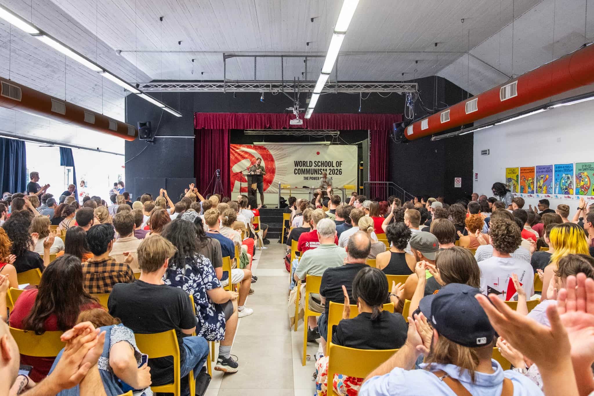 “Vi svømmer med historiens strøm” – World School of Communism 2026